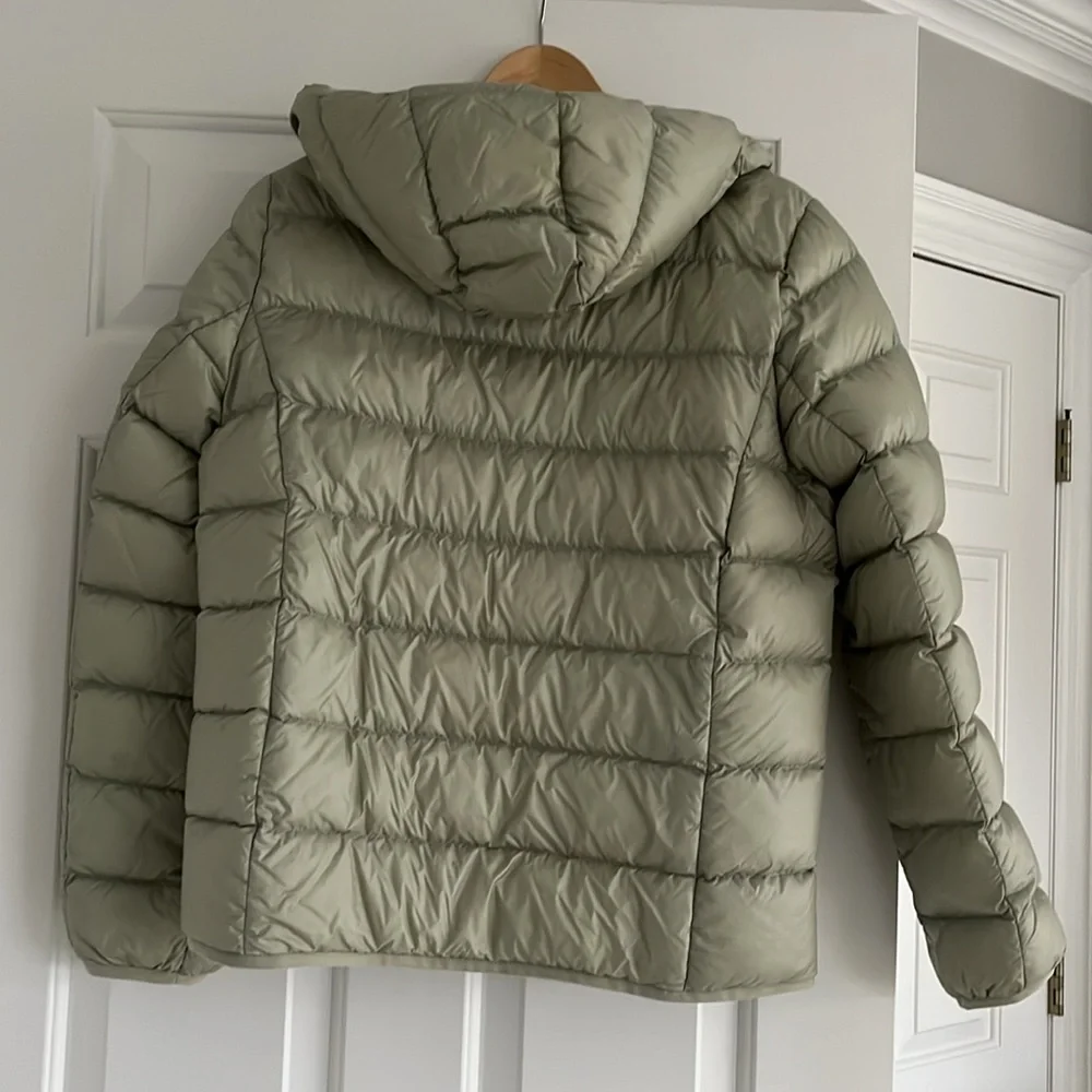 TNA Sage Green Puffer Jacket New Little Puff Packable Aritzia Medium - Picture 6 of 10